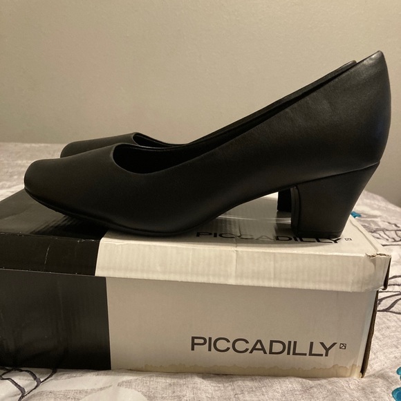 piccadilly shoes flight attendant